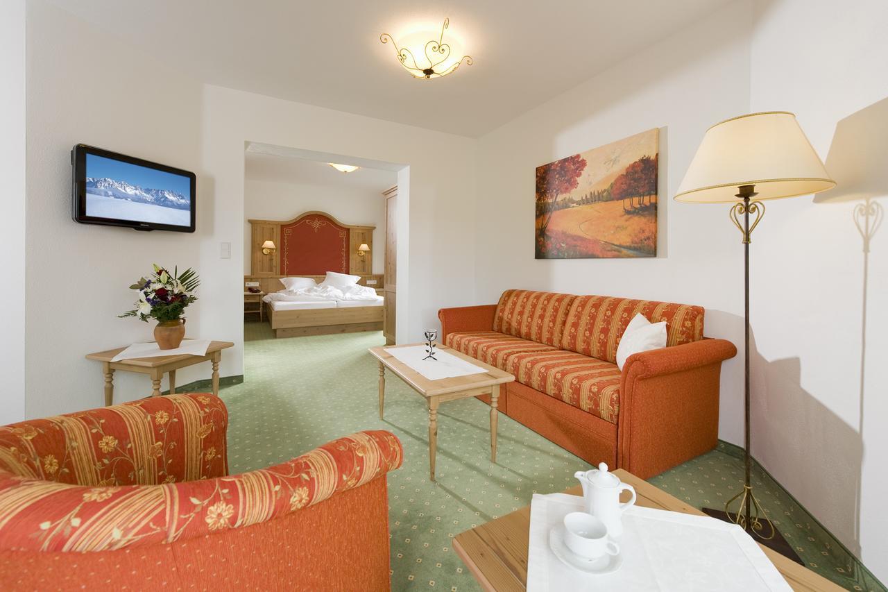 Landhotel Foehrenhof אלמאו מראה חיצוני תמונה